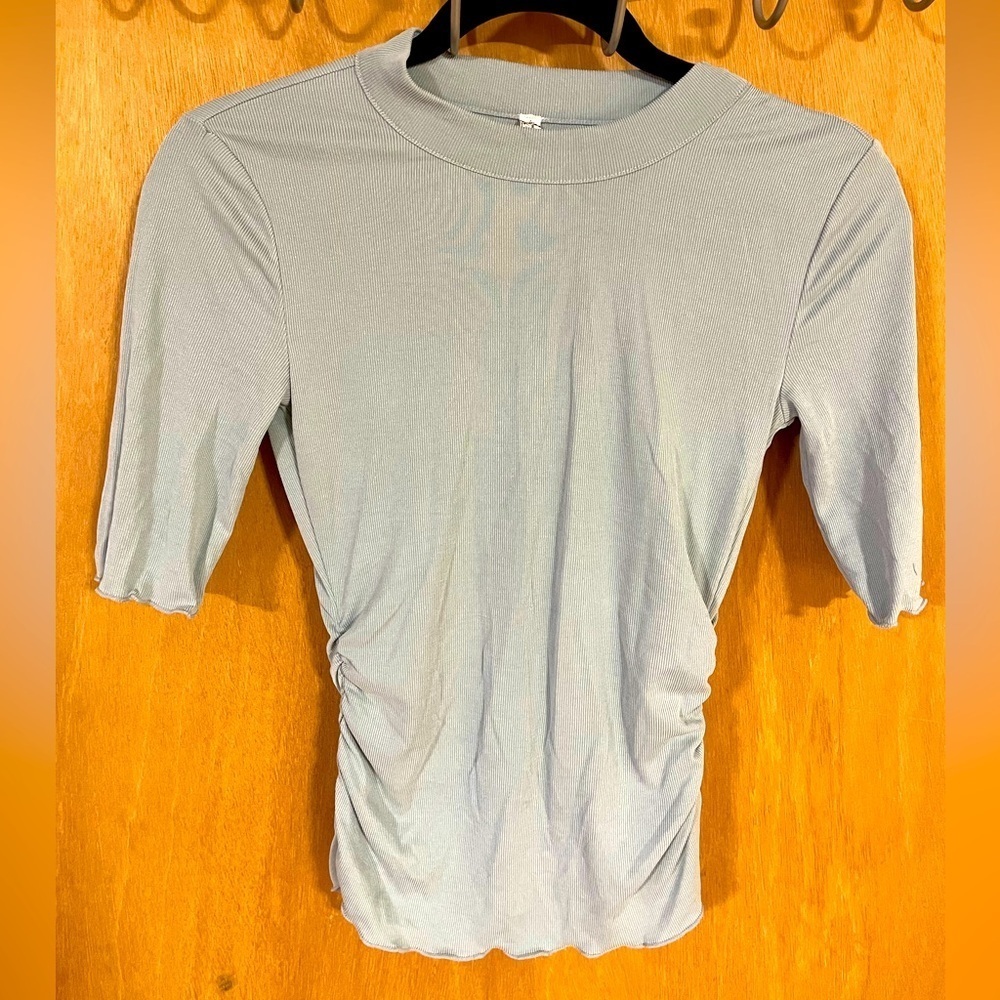 #73- FREE PEOPLE- ribber top